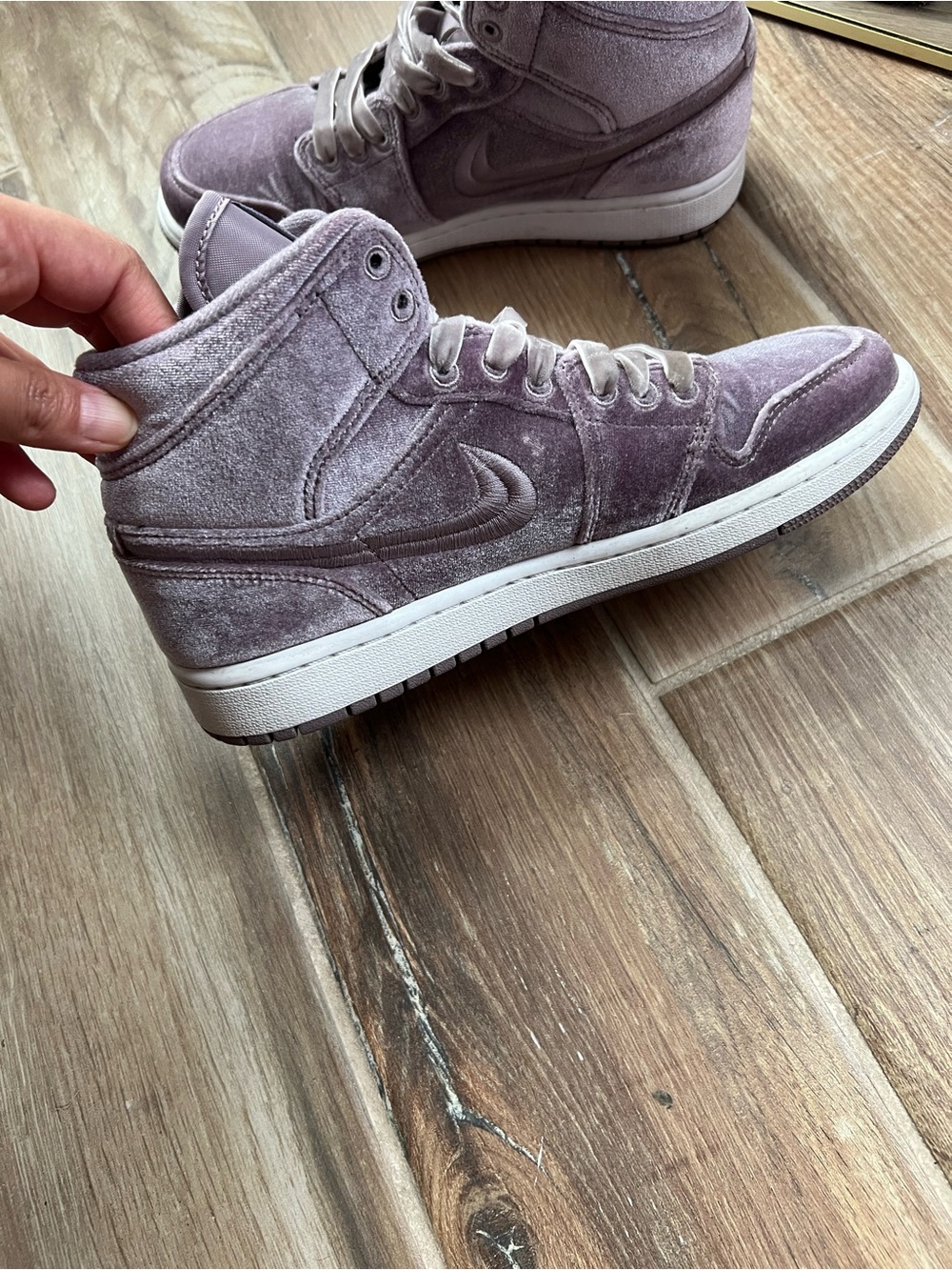 Jordan Mid-Top Velvet Sneakers in Mauve - Picture 4 of 8